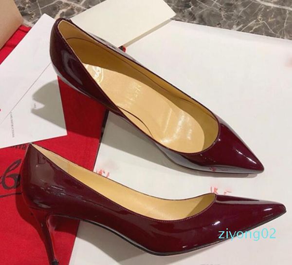 brand red bottom women casual shoes high heels 2.5cm 8cm 10cm black leather pointed toe pumps fashion women wedding party dress classic 
brand red bottom women casual shoes high heels 2.5cm 8cm 10cm black leather pointed toe pumps fashion women wedding party dress classic