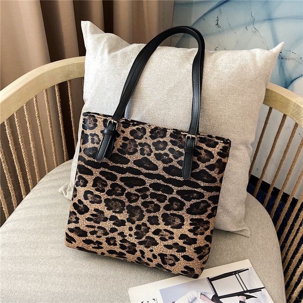2019 winter wool vintage fashion women leopard bag tote bag faux fur day women shoulder handbag female
2019 winter wool vintage fashion women leopard bag tote bag faux fur day women shoulder handbag female