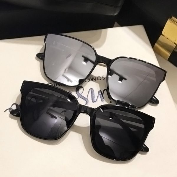 women sunglasses brand new fashion designer square sun glasses retro luxury glasses ladies shopping men sunglass, White;black 
women sunglasses brand new fashion designer square sun glasses retro luxury glasses ladies shopping men sunglass, White;black
