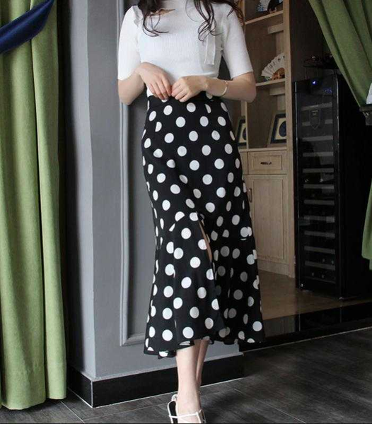 skirts high waisted split midi women button black dot print casual chic summer skirt elegant boho
skirts high waisted split midi women button black dot print casual chic summer skirt elegant boho