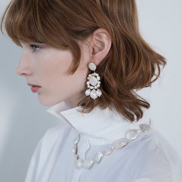 bk fashion white faux pearl earrings rough tassels irregular resin beads ear stud dangle jewel wedding party trend women gift, Golden;silver
bk fashion white faux pearl earrings rough tassels irregular resin beads ear stud dangle jewel wedding party trend women gift, Golden;silver