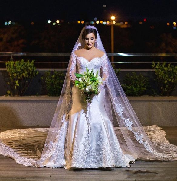 Vintage Plus Size Wedding Dresses Lace Applique Off Shoulder Backless Bridal Gowns Satin Long Sleeves Wedding Dress African Vestidos
Vintage Plus Size Wedding Dresses Lace Applique Off Shoulder Backless Bridal Gowns Satin Long Sleeves Wedding Dress African Vestidos