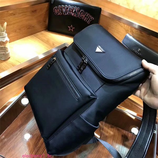 2020 men women men designer backpacks big capacity fashion travel bags bookbags classical style genuine leather qualty
2020 men women men designer backpacks big capacity fashion travel bags bookbags classical style genuine leather qualty