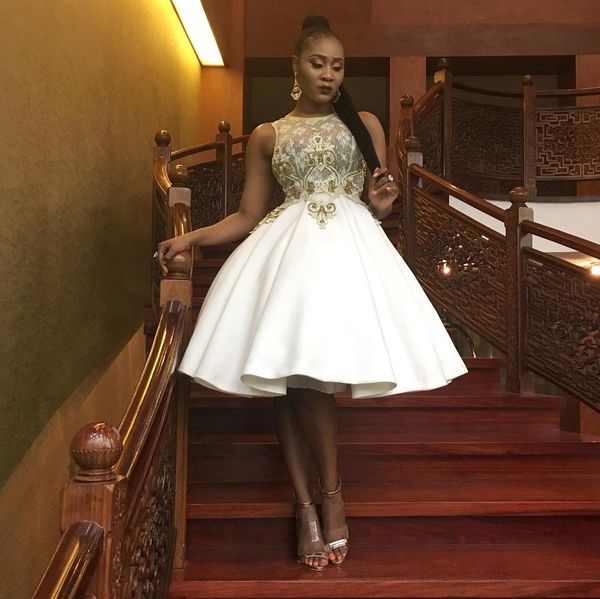 knee length black girl short prom dresses with sheer neckline appliques party formal evening gowns a line satin homecoming dress
knee length black girl short prom dresses with sheer neckline appliques party formal evening gowns a line satin homecoming dress