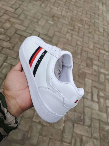 fashion luxury mens designer shoes womens triple black white iridescent tail leather platform casual shoes sneaker
fashion luxury mens designer shoes womens triple black white iridescent tail leather platform casual shoes sneaker