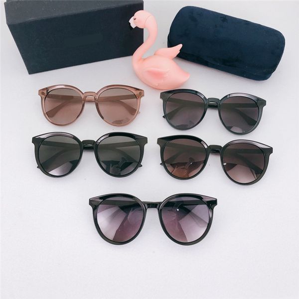 new fashion sunglasses for man woman eyewear design sun glasses driving casual uv400 sunglasses with cases, White;black
new fashion sunglasses for man woman eyewear design sun glasses driving casual uv400 sunglasses with cases, White;black