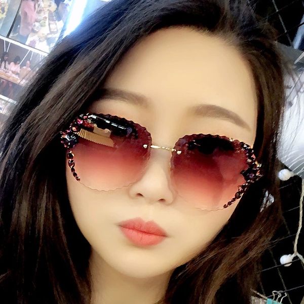 мода rimless luxury rhinestone солнцезащитные очки женщин новые vintage bling солнцезащитные очки оттенки для женщин gafas de sol mujer uv40, White;black
мода rimless luxury rhinestone солнцезащитные очки женщин новые vintage bling солнцезащитные очки оттенки для женщин gafas de sol mujer uv40, White;black