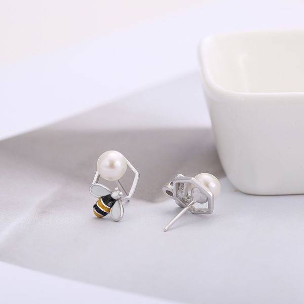 lovely bee pearl women girls earrings for wedding 925 sterling silver earrings wedding party women accessories jewelry gifts, Golden;silver
lovely bee pearl women girls earrings for wedding 925 sterling silver earrings wedding party women accessories jewelry gifts, Golden;silver