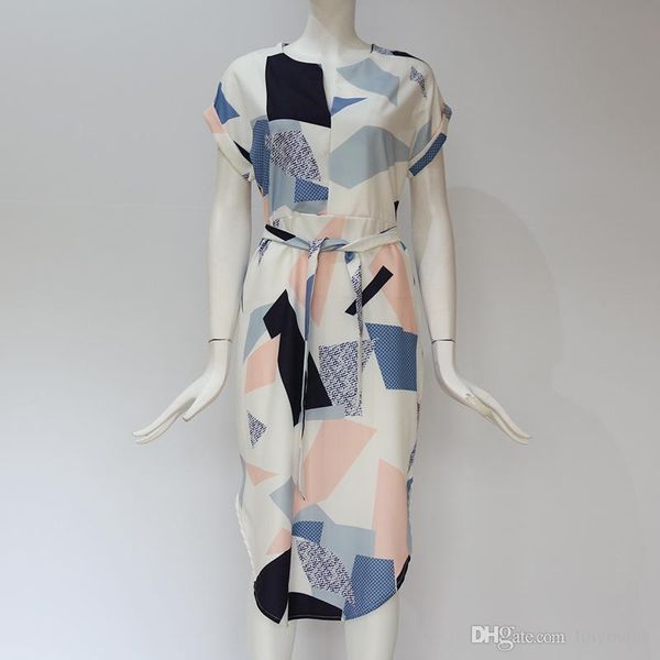 2020 women party dresses geometric print summer boho beach dress loose batwing sleeve dress plus size, Black;gray
2020 women party dresses geometric print summer boho beach dress loose batwing sleeve dress plus size, Black;gray