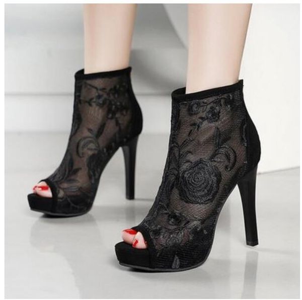 hollow out fish mouth cool boots woman the new 2020 black after the zipper diamond fine with super high heels
hollow out fish mouth cool boots woman the new 2020 black after the zipper diamond fine with super high heels