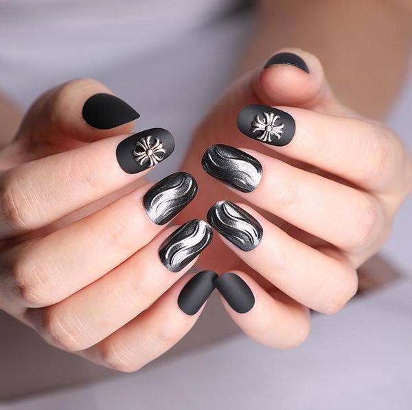 24pcs/set fire pattern gloss false nails glue dark black short round head full cover nail tips fnished nail art decoration, Red;gold
24pcs/set fire pattern gloss false nails glue dark black short round head full cover nail tips fnished nail art decoration, Red;gold