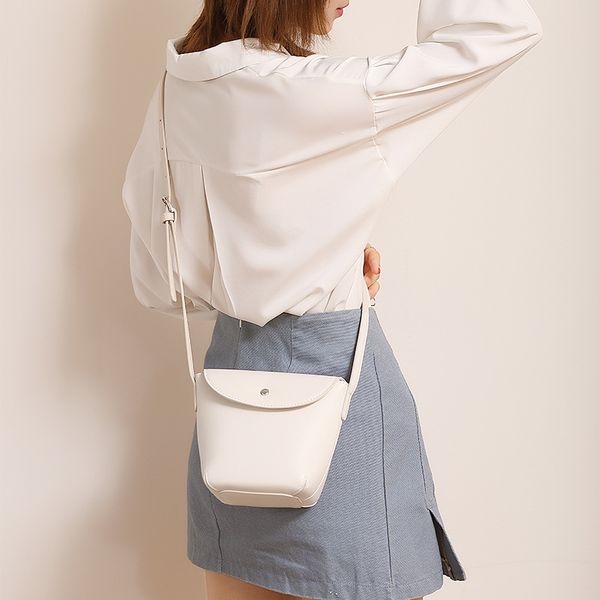 2020 new women's shoulder bag soft leather handbag small fresh bucket bag ladies messenger fashion simple small
2020 new women's shoulder bag soft leather handbag small fresh bucket bag ladies messenger fashion simple small