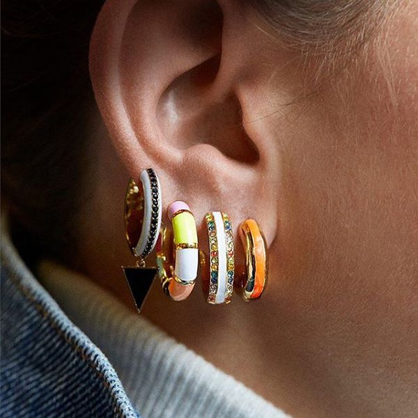 trendy ear hoops earrings for women luxury enamel small circle round huggie earrings maxi gold brincos jewelry gifts, Golden;silver
trendy ear hoops earrings for women luxury enamel small circle round huggie earrings maxi gold brincos jewelry gifts, Golden;silver