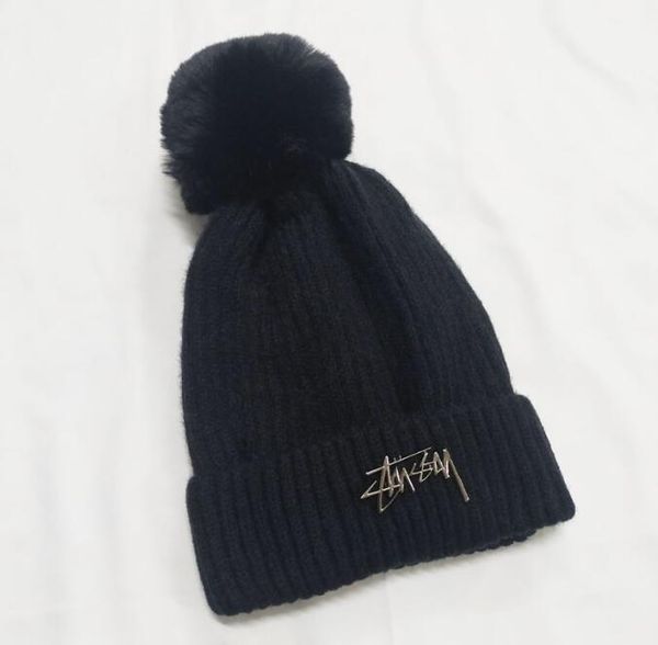 2019 trendy hats winter knitted fur poms beanie label fedora luxury cable slouchy skull caps fashion leisure beanie outdoor hats g5699, Blue;gray
2019 trendy hats winter knitted fur poms beanie label fedora luxury cable slouchy skull caps fashion leisure beanie outdoor hats g5699, Blue;gray