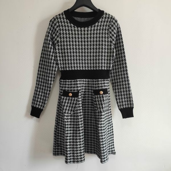 women brand luxury dresses designer shory sleeve lady fashion casual new arrive dress pocket simple style woman's clothing 2020 new, Black;gray
women brand luxury dresses designer shory sleeve lady fashion casual new arrive dress pocket simple style woman's clothing 2020 new, Black;gray
