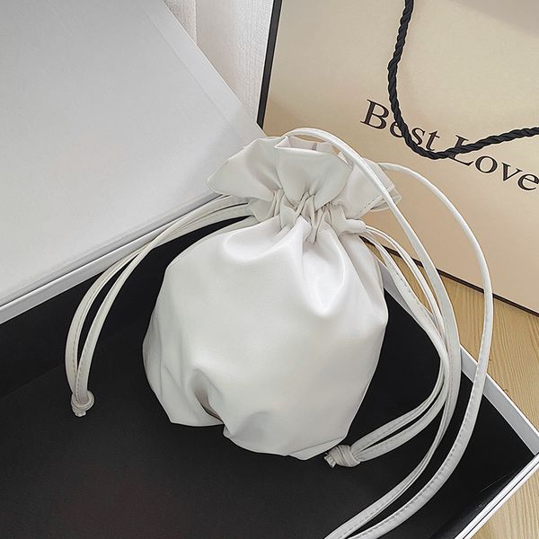 new original design fashion drawstring bucket bag & elegant messenger bag shoulder width 13cm height 20cm thickness 7cm
new original design fashion drawstring bucket bag & elegant messenger bag shoulder width 13cm height 20cm thickness 7cm