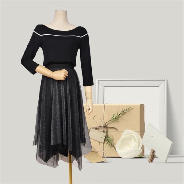 autumn 2020 one-line collar collarbone knitted t-shirt jacket short jacket t-shirt with seven-point sleeve women's short top, White
autumn 2020 one-line collar collarbone knitted t-shirt jacket short jacket t-shirt with seven-point sleeve women's short top, White