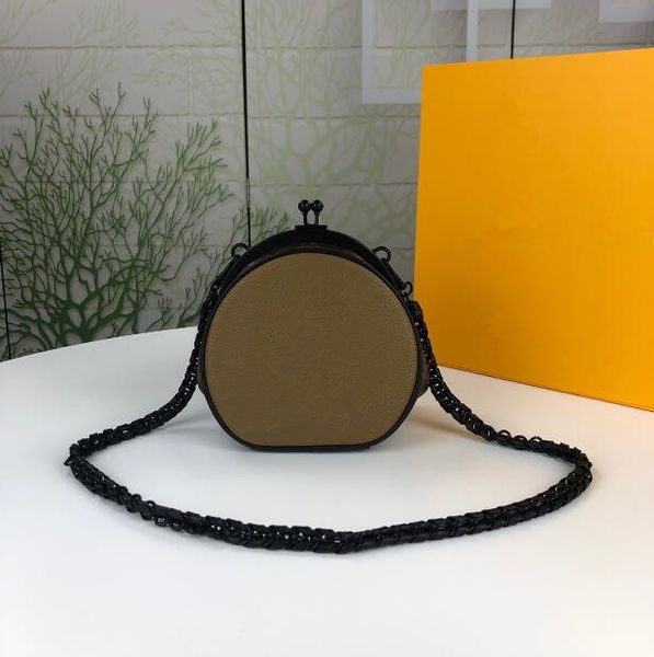 luxury clip women's crossbody bags leather designer wide strap shoulder bag large shell messenger bag ladies fashion purses
luxury clip women's crossbody bags leather designer wide strap shoulder bag large shell messenger bag ladies fashion purses