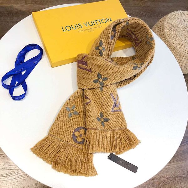 brand mens womens scarfs fashion wool blend scarves for man woman 3 colors highly quality size 180*30cm with gift box order option, Blue;gray
brand mens womens scarfs fashion wool blend scarves for man woman 3 colors highly quality size 180*30cm with gift box order option, Blue;gray