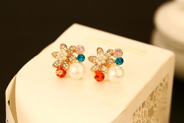 wholesale-fashion luxury designer colorful crystal flower diamond zircon pearl super glittering stud earrings for woman silver pin, Golden;silver
wholesale-fashion luxury designer colorful crystal flower diamond zircon pearl super glittering stud earrings for woman silver pin, Golden;silver
