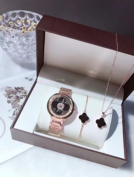 Flores decorativas & Coroas apparel777
Flores decorativas & Coroas apparel777