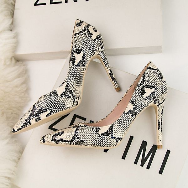2019 new fashion woman shoes snake printing party wedding shoes big size 34-39 pointed toe high heels pumps women, Black
2019 new fashion woman shoes snake printing party wedding shoes big size 34-39 pointed toe high heels pumps women, Black