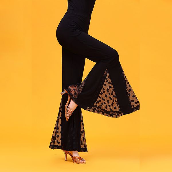 new style latin dance pants for ladies black practice women ballroom cha cha rumba samba jive outfit zh1453, Black;red
new style latin dance pants for ladies black practice women ballroom cha cha rumba samba jive outfit zh1453, Black;red