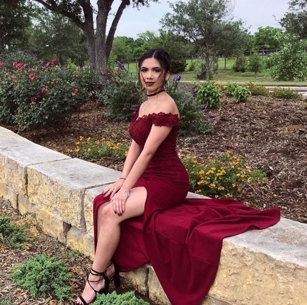 burgundy lace backless mermaid prom evening dresses elegant off shoulder sleeves party formal dresses long evening dresses gowns, Black;red
burgundy lace backless mermaid prom evening dresses elegant off shoulder sleeves party formal dresses long evening dresses gowns, Black;red