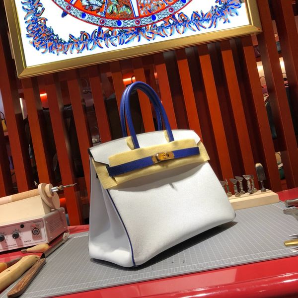 wholesale,handmade original epsom leather white+blue brand bag30cm,wax thread,have gold and silver hardware,by order 10-15days
wholesale,handmade original epsom leather white+blue brand bag30cm,wax thread,have gold and silver hardware,by order 10-15days