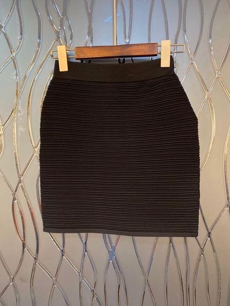 2020 ранней весной новых женщин эластичность нашивки woven zip solid color wild knit юбка 108, Black
2020 ранней весной новых женщин эластичность нашивки woven zip solid color wild knit юбка 108, Black