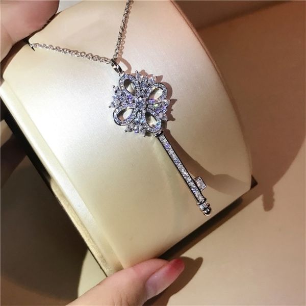 1pcs new fashion sterling silver flower key with rhinestones pendant necklace wild clavicle necklace ladies party jewelry gift t-73
1pcs new fashion sterling silver flower key with rhinestones pendant necklace wild clavicle necklace ladies party jewelry gift t-73