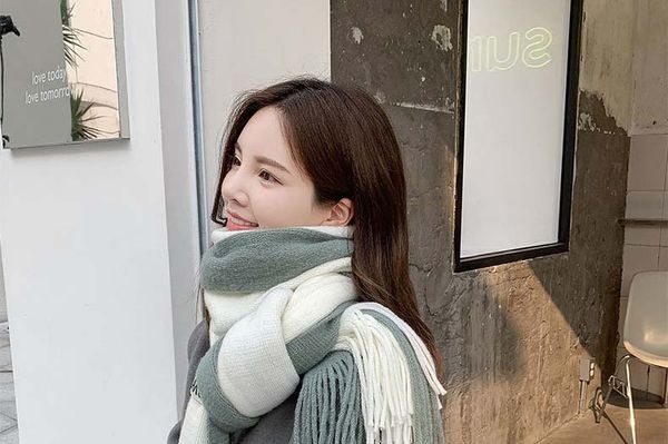 women 100% wool winter scarf 2019 luxury brand shawls and wraps for ladies warm pashmina soft pure wool cashmere muffler scarves, Blue;gray
women 100% wool winter scarf 2019 luxury brand shawls and wraps for ladies warm pashmina soft pure wool cashmere muffler scarves, Blue;gray