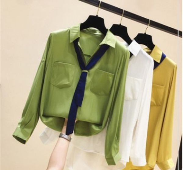 the 2019 summer collection features a mid-length vintage hong kong style plate loose type, White
the 2019 summer collection features a mid-length vintage hong kong style plate loose type, White