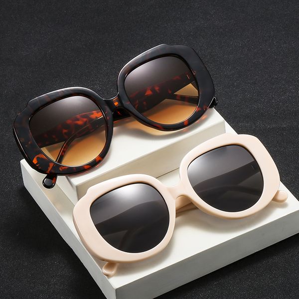 New Oversized Women Sunglasses Brand Designer Big Frame Flat Top Sun Glasses Women Summer Shades UV400 Outdoor Classic Sun Glasses Z3339, White;black
New Oversized Women Sunglasses Brand Designer Big Frame Flat Top Sun Glasses Women Summer Shades UV400 Outdoor Classic Sun Glasses Z3339, White;black
