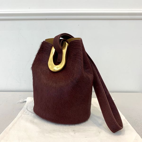real horsehair bucket bag women tote bag genuine leather handbag drop shipping mojoyce women catwalk trend
real horsehair bucket bag women tote bag genuine leather handbag drop shipping mojoyce women catwalk trend