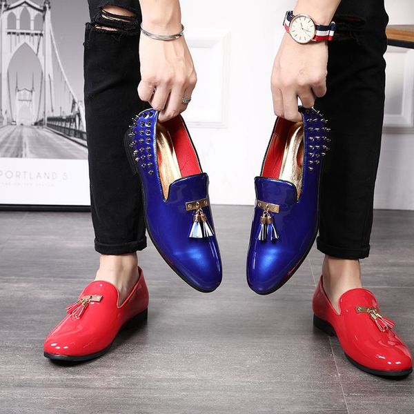 new men's autumn breathable british pointy shiny leather shoes young men rivets korean hair stylist small shoes men's tide shoes, Black
new men's autumn breathable british pointy shiny leather shoes young men rivets korean hair stylist small shoes men's tide shoes, Black