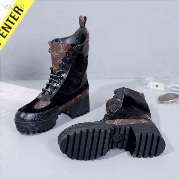2019 personality european women's boots fashion thick high-heeled round head lace-up short tube cowhide print color-matching martin boo, Black
2019 personality european women's boots fashion thick high-heeled round head lace-up short tube cowhide print color-matching martin boo, Black