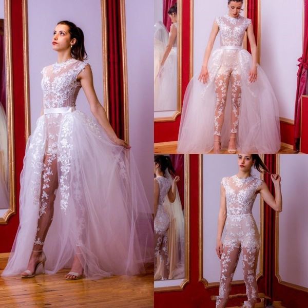 robe de mariée lace wedding dress jumpsuit with detachable train 2020 illusion cap sleeve plus size bride wedding pant suit gown, White
robe de mariée lace wedding dress jumpsuit with detachable train 2020 illusion cap sleeve plus size bride wedding pant suit gown, White