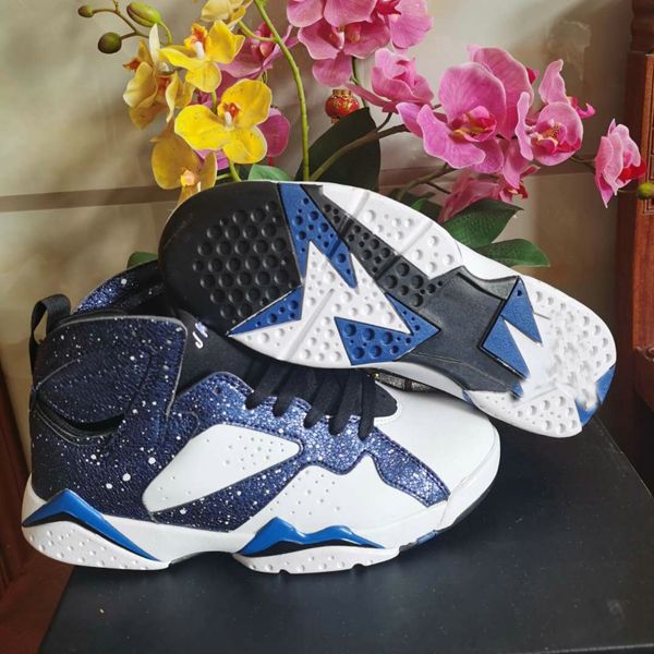 2020 new jumpman 7 womens mens outdoor basketball shoes 7s blue star black patent leather trainers baskets designer des chaussures zapatos
2020 new jumpman 7 womens mens outdoor basketball shoes 7s blue star black patent leather trainers baskets designer des chaussures zapatos