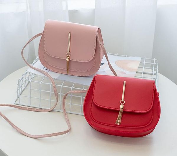 2020 designer handbags new tassel small round bag ladies crossbody female saddle bag selling
2020 designer handbags new tassel small round bag ladies crossbody female saddle bag selling