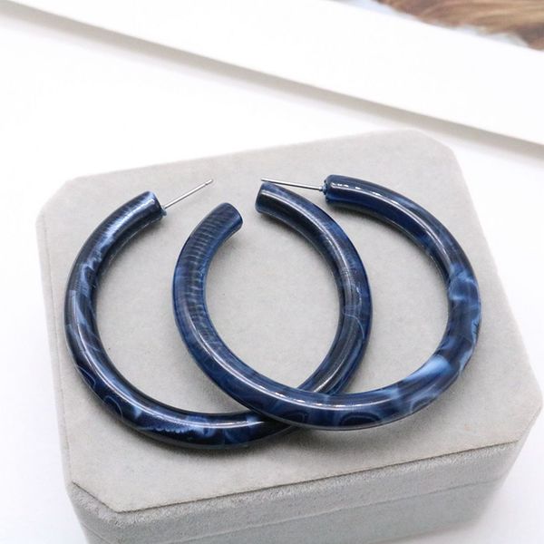navy blue resin exaggerate c shaped elegant sweet stud cute earring, light weight fashion design earring for women, Golden;silver
navy blue resin exaggerate c shaped elegant sweet stud cute earring, light weight fashion design earring for women, Golden;silver