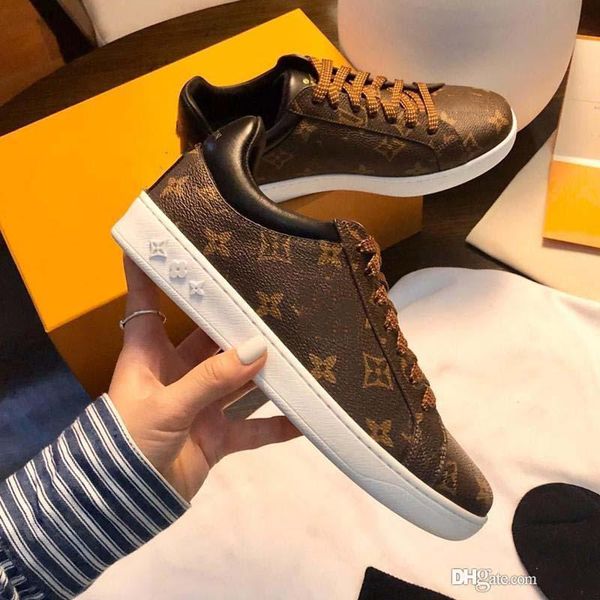 2020 new new exclusive men and women fashion casual shoes trend sports shoes luxury designer shoes light luxury casual style 898, Black;red
2020 new new exclusive men and women fashion casual shoes trend sports shoes luxury designer shoes light luxury casual style 898, Black;red