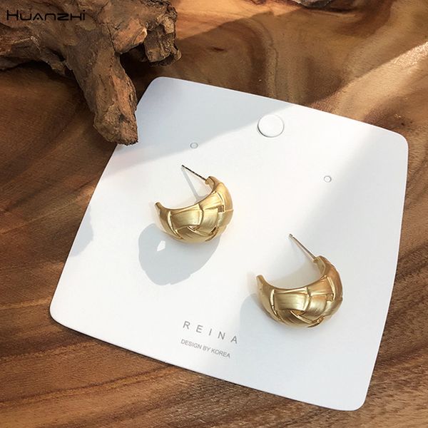 huanzhi 2019 korean new metal weaving hollow geometric c shape matte hoop earrings for women girls party gifts simple jewelry, Golden;silver
huanzhi 2019 korean new metal weaving hollow geometric c shape matte hoop earrings for women girls party gifts simple jewelry, Golden;silver