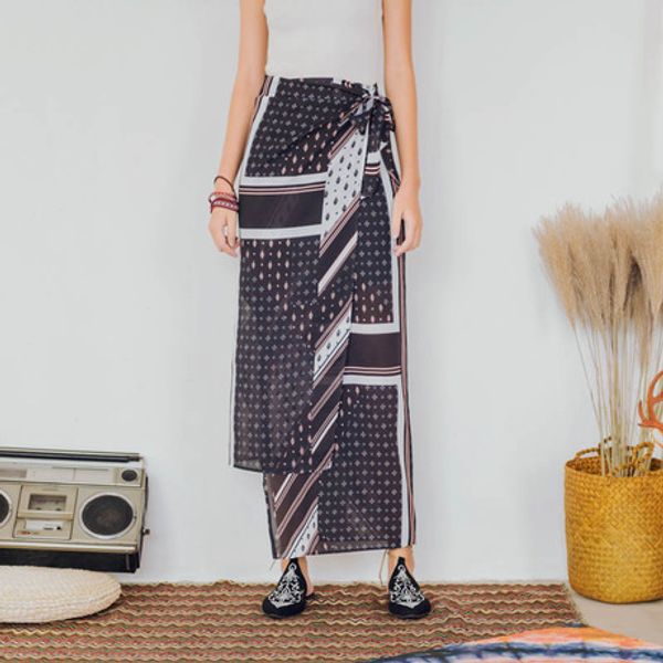 fashion print boho maxi woman skirt casual mid-calf vintage beach skirts high waist lace-up party skirts, Black
fashion print boho maxi woman skirt casual mid-calf vintage beach skirts high waist lace-up party skirts, Black