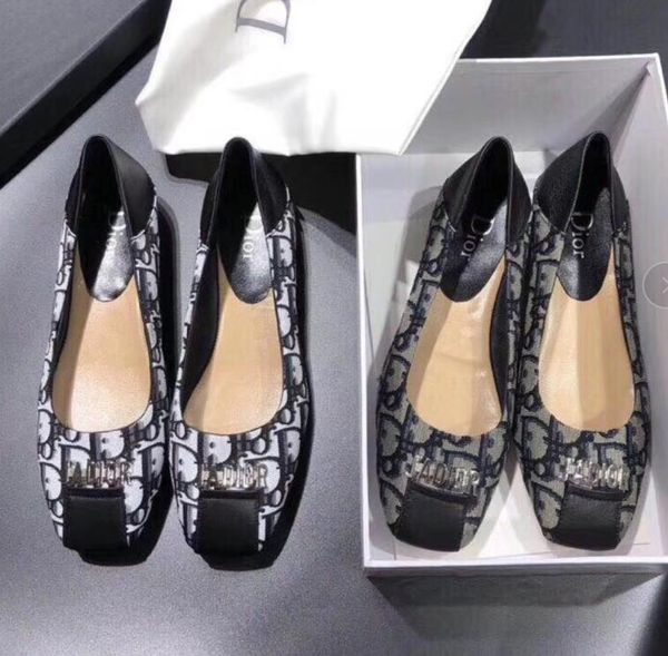 Omnc new product women 039 garden hoe flat with hallow letter printed hoe baotou lipper 34 41, Black
Omnc new product women 039 garden hoe flat with hallow letter printed hoe baotou lipper 34 41, Black