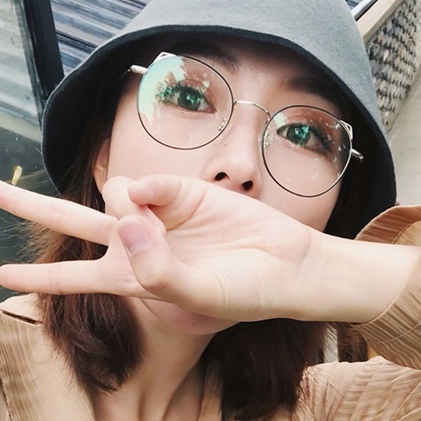 glasses fashion round metal glasses literary anti-blu-ray flat mirror women's metal frame, White;black
glasses fashion round metal glasses literary anti-blu-ray flat mirror women's metal frame, White;black