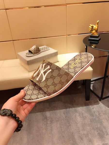 2020 the latest classic men's leather flat shoes princeton embroidered slippers casual mule and tiger snake bee size 38-44 h98, Black 
2020 the latest classic men's leather flat shoes princeton embroidered slippers casual mule and tiger snake bee size 38-44 h98, Black