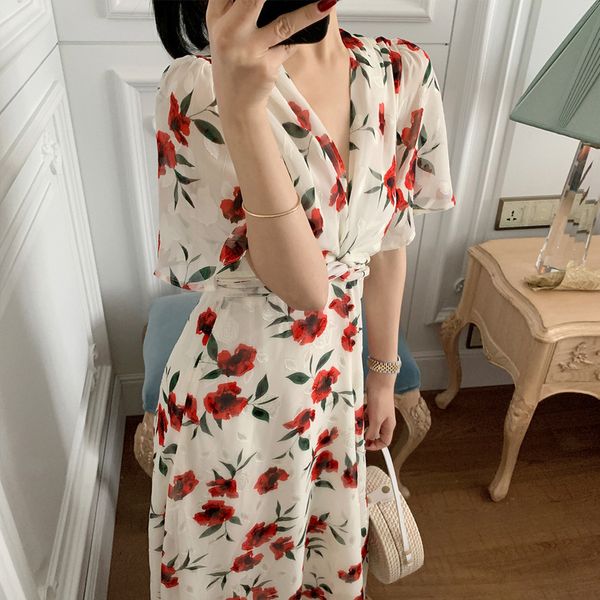 spring / summer 2020 designer new french romantic flying sleeve v-neck dress waist temperament knotted female dress