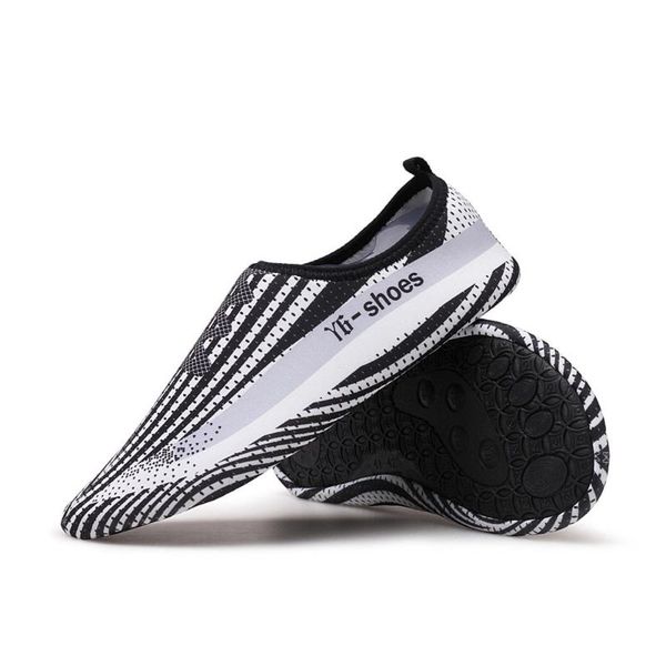 breathable beach water upstream sports anti-skid socks underwater couple sets of feet yoga shoes diving shoes
breathable beach water upstream sports anti-skid socks underwater couple sets of feet yoga shoes diving shoes