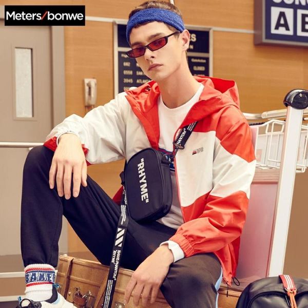 metersbonwe 2020 spring new men's casual hooded jackets male fashion sports jacket splice street trend handsome jacket, Black;brown
metersbonwe 2020 spring new men's casual hooded jackets male fashion sports jacket splice street trend handsome jacket, Black;brown